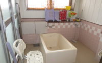 ココファン高屋の個浴の写真。他にも寝台浴（寝た状態で入れるお風呂）もある