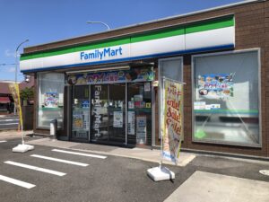 施設近くのコンビニです。ちょっとした買い物に便利です。