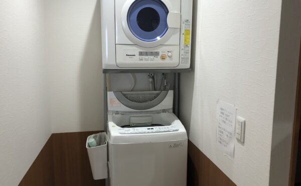 シニアレジデンスメゾンド高松の共有洗濯機の写真