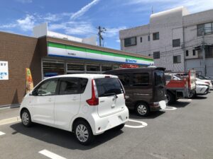 徒歩2分のところにあるファミリーマート岡山舟橋町店。日常のちょっとしたお買い物に便利。