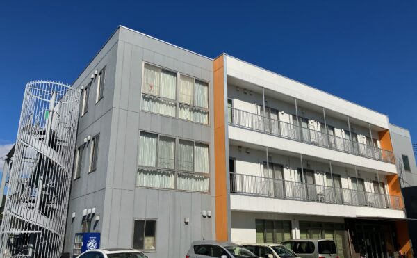 岡山市東区瀬戸町にあるサービス付き高齢者向け住宅ハートフル多聞の外観写真(2022年10月31日撮影)