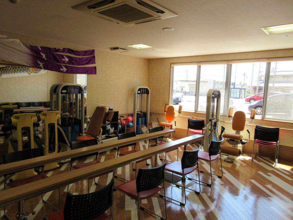 ラナシカくらしきの特徴のひとつである、機能訓練室です。平行棒もあり歩行訓練も可能です。(隔日、作業療法士あり）