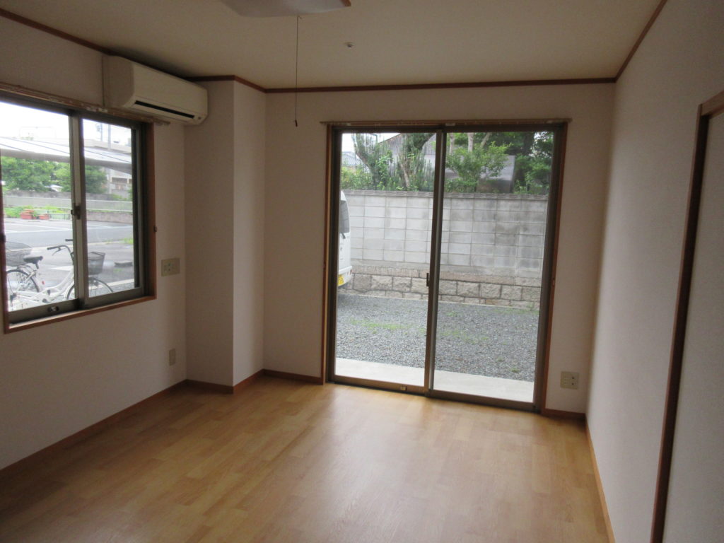 居室には角部屋のタイプもあり、その場合は窓が2つ設置されており明るさもバッチリです。