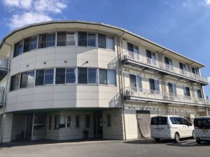 岡山市南区にあるサービス付き高齢者向け住宅「ケアホームきずな」さんの見学に行ってきました。